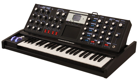 Minimoog Voyager - Electric Blue