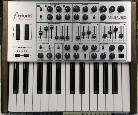 Arturia MiniBrute SE